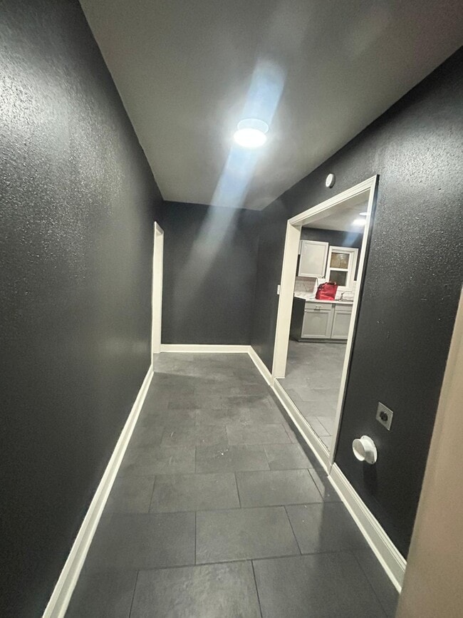 Foto del edificio - 697 N Holmes St