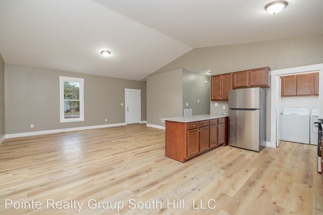 Building Photo - 3 br, 2 bath House - 1052 Pace Drive