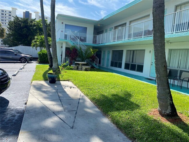 Foto del edificio - 3212 NE 7th Pl