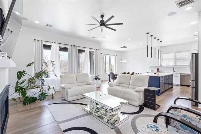 Foto del edificio - 1603 NW Santorini Ln