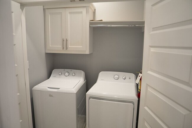 Building Photo - 1019 N Blair Ave