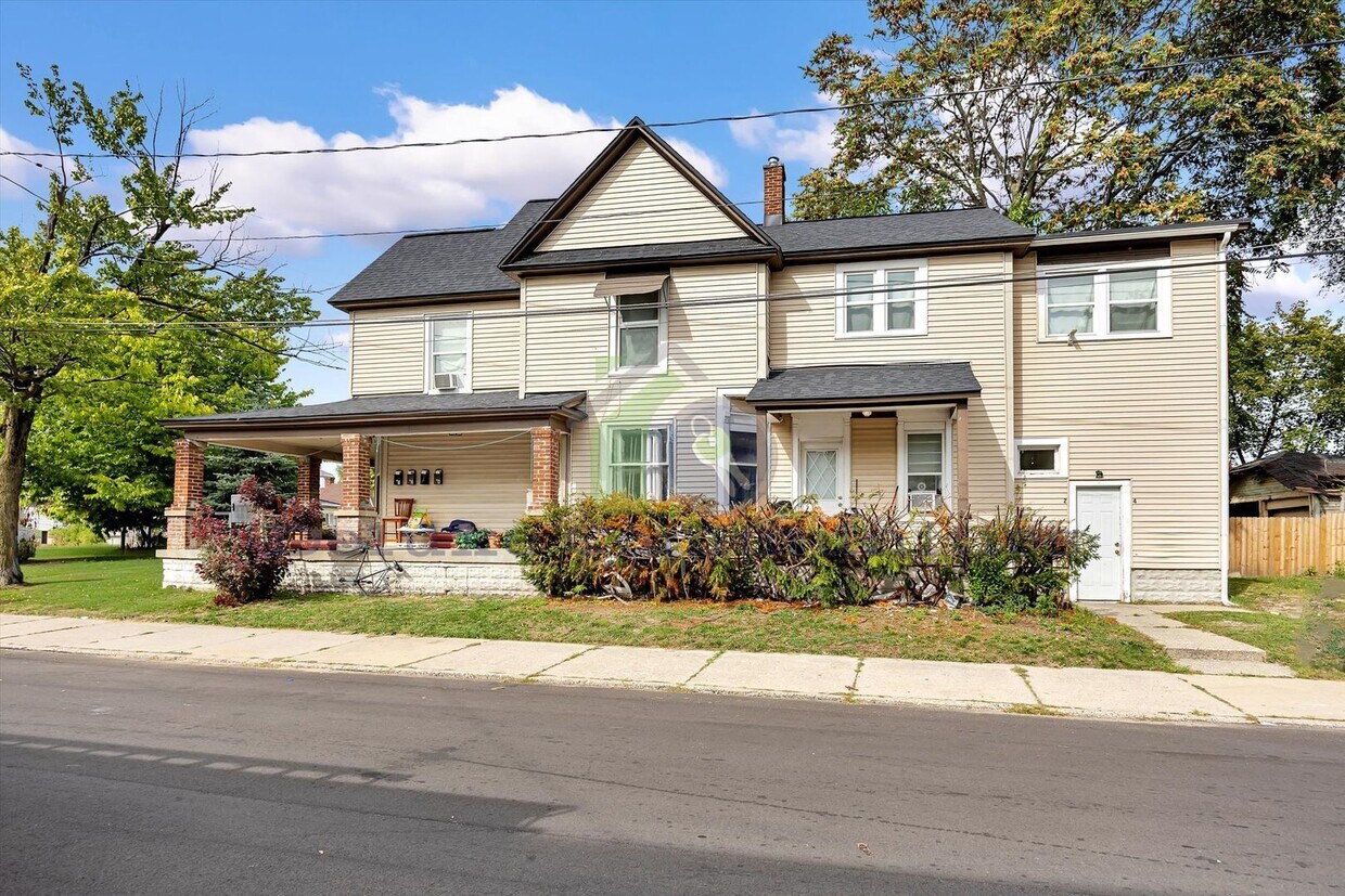 Foto principal - 1 Bed, 1 Bath Upstairs Unit - Move in Ready!