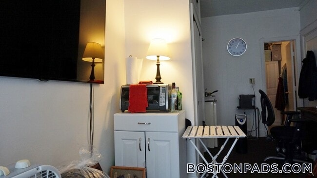 Building Photo - 248 Newbury St