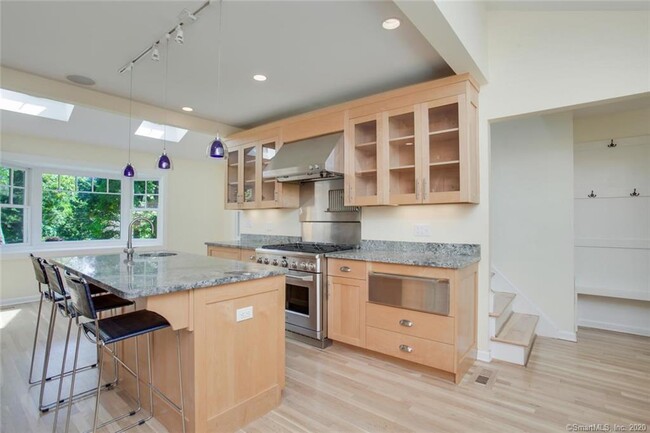 Building Photo - 26 Ellery Ln