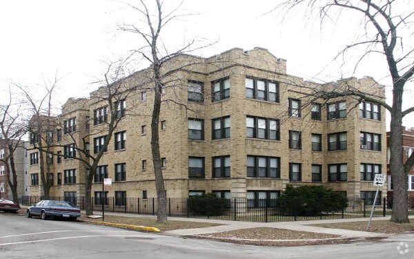 Primary Photo - 4255 N Spaulding Ave