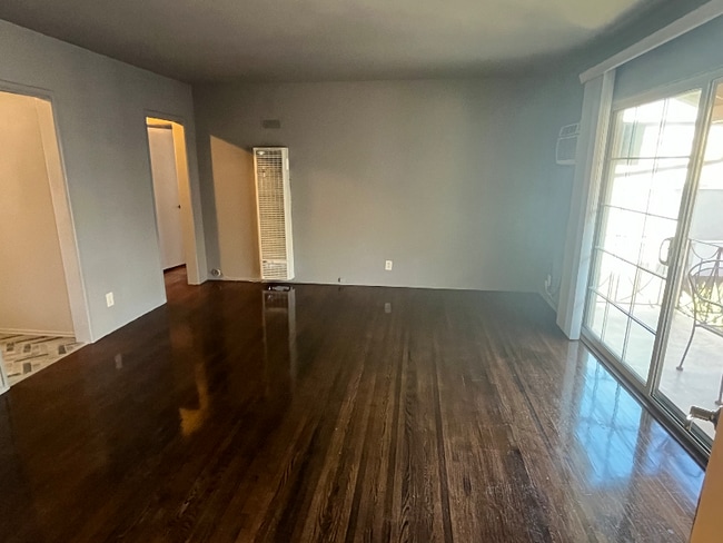 Building Photo - 13744 Burbank Blvd