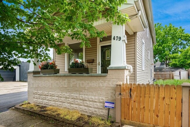 Building Photo - 479 Siebert St