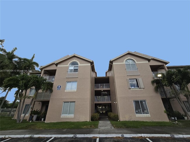 Building Photo - 10421 SW 157th Pl