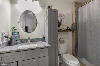 Building Photo - 2411 Kensington Ave