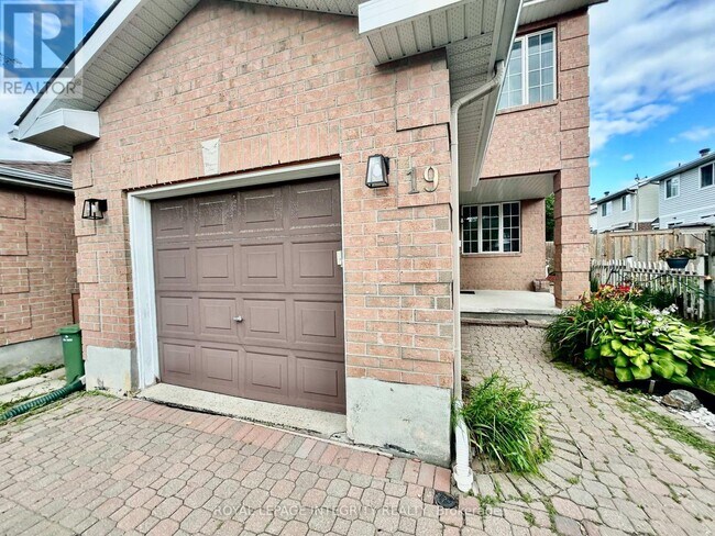Photo du bâtiment - 19 Cohen Ave