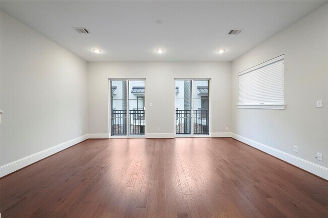 Foto del edificio - 1268 N Post Oak Rd