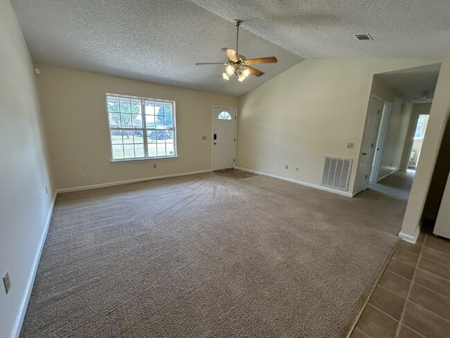 Building Photo - 942 Poppleton Dr