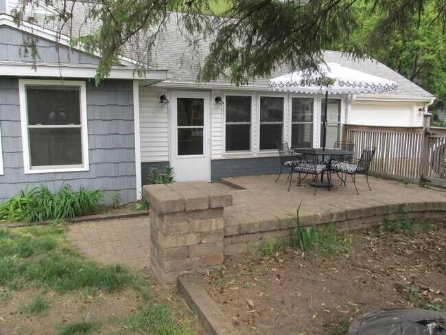 Building Photo - Beautiful 3 Bedroom Home in Kalamazoo