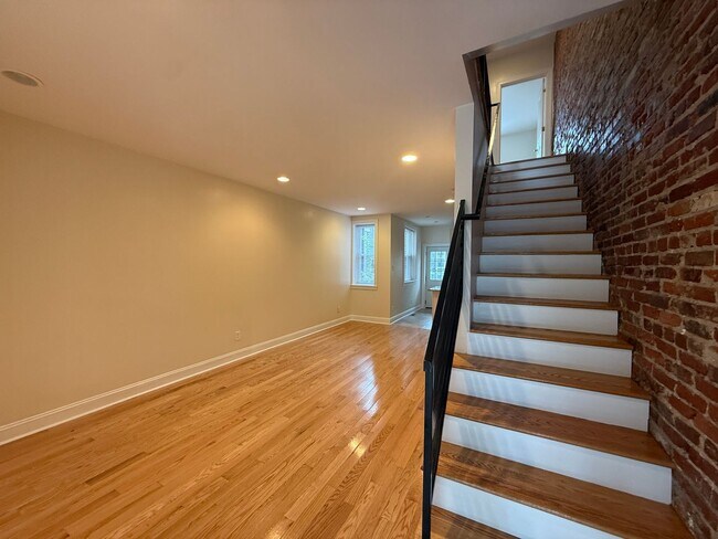 Foto del edificio - Newly Renovated Townhome in Philadelphia