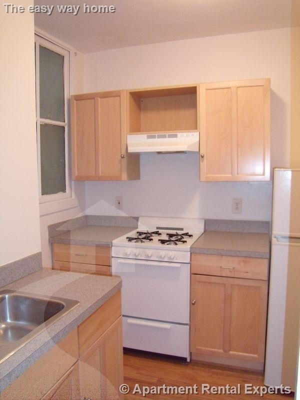 Building Photo - 158 Summer St