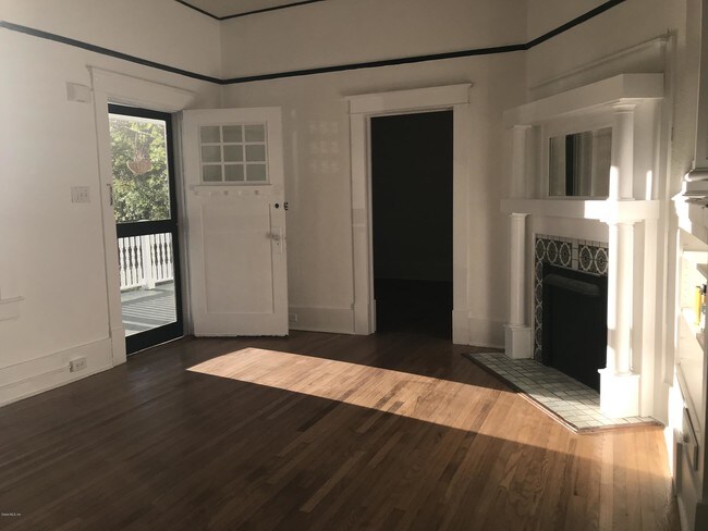 Foto del edificio - 621 NE 26th Ave