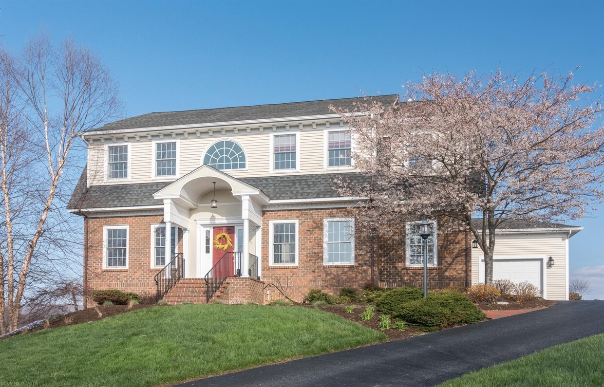 Primary Photo - 2229 Birchleaf Ln