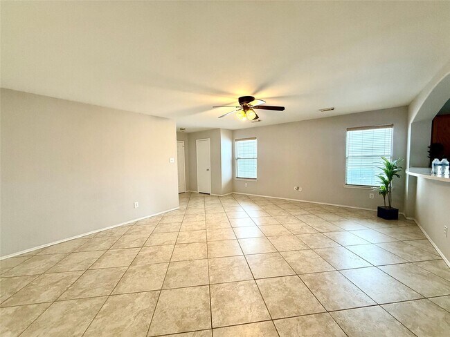 Foto del edificio - 24542 Lakecrest Village Dr