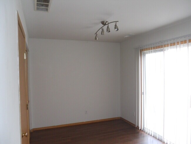 Building Photo - 2322 Ranch Way