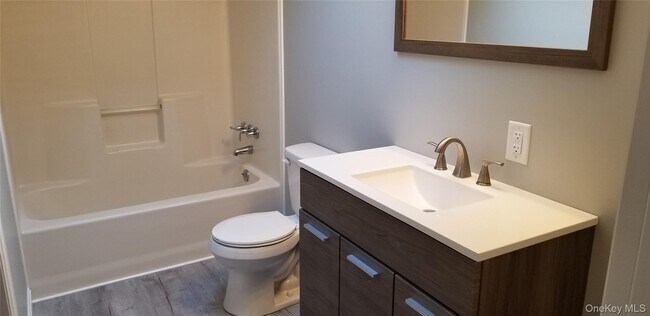 Foto del edificio - 542 W Broadway