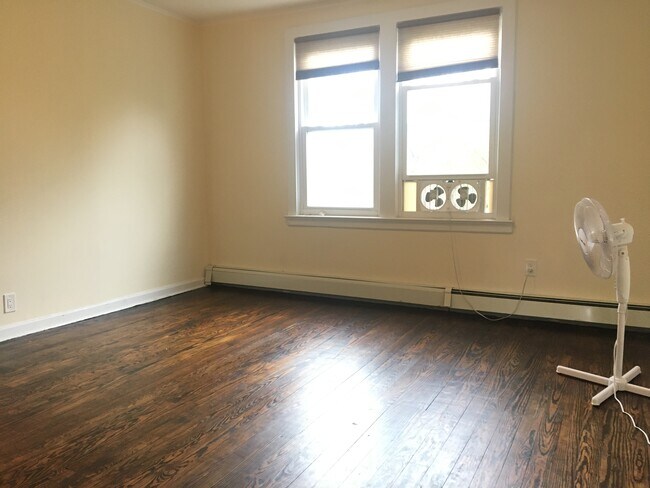 Building Photo - 166 Armstrong Ave