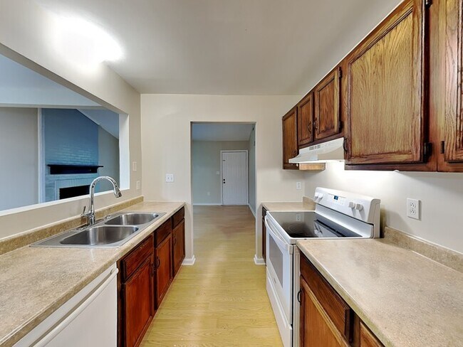 Foto del edificio - 6900 Duncroft Ln