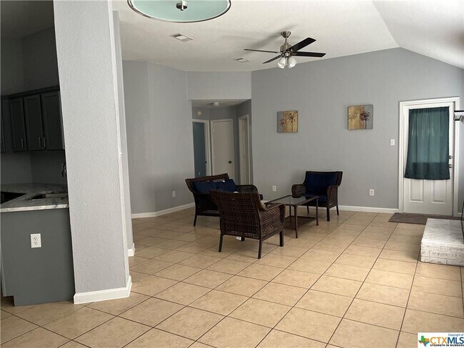 Foto del edificio - 7108 Bluegrass Ct
