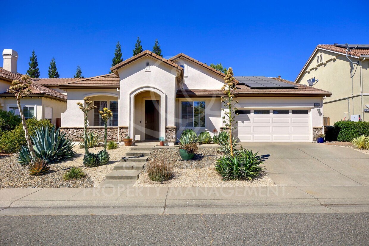 Foto principal - One of a kind, GREAT floorplan in Twelve B...