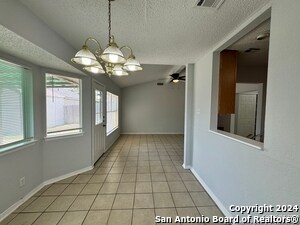 Foto del edificio - 6604 Spring Hurst Dr