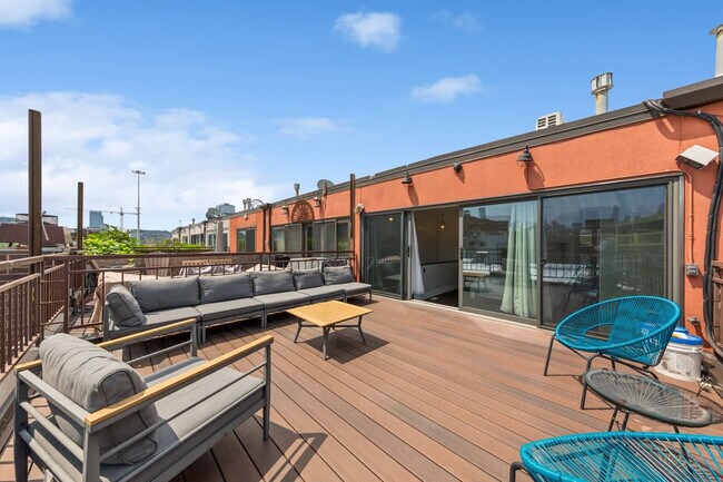 Foto del edificio - 657 N Carpenter St