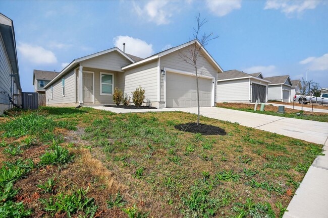 Building Photo - Move-In Ready 4/2 w/ Modern Layout in Growing San Antonio Community