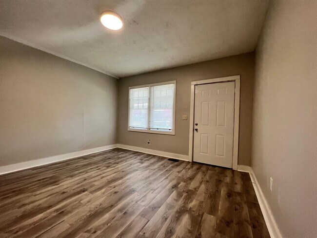 Building Photo - 8 S Euclid Ave