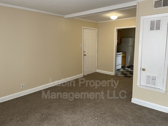 Building Photo - 1393 Lapaloma St