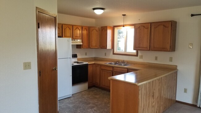 Building Photo - Newkirk Duplex