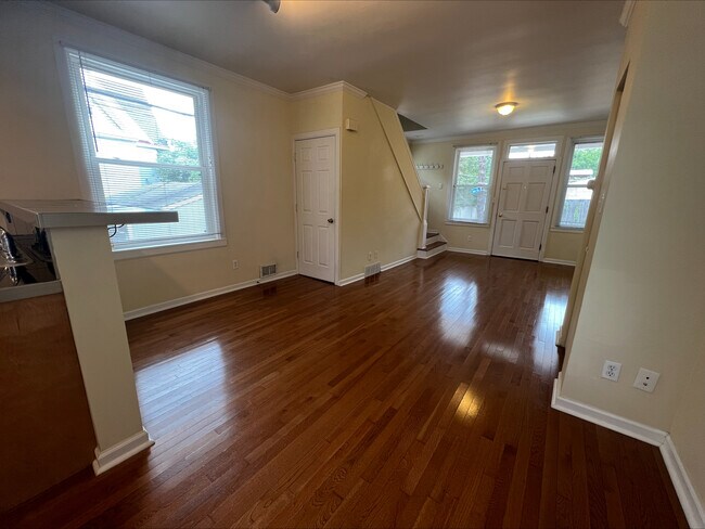 Building Photo - 5311 Wellesley Ave