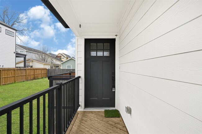 Building Photo - 3513 Omega St