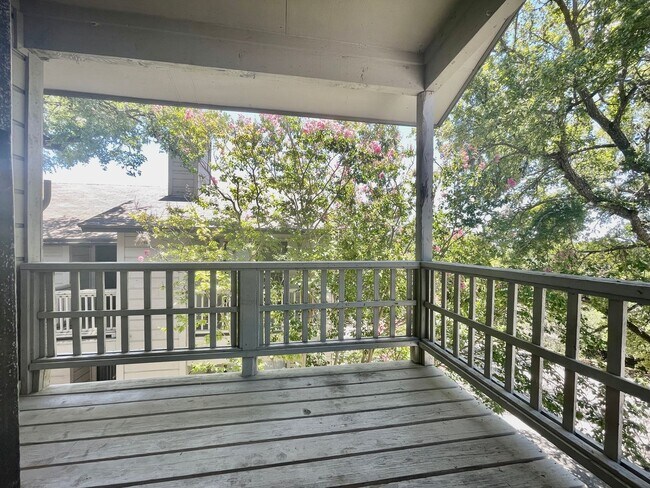 Foto del edificio - Gorgeous Condo, 2 Bedrooms/2 Balconies/2 B...
