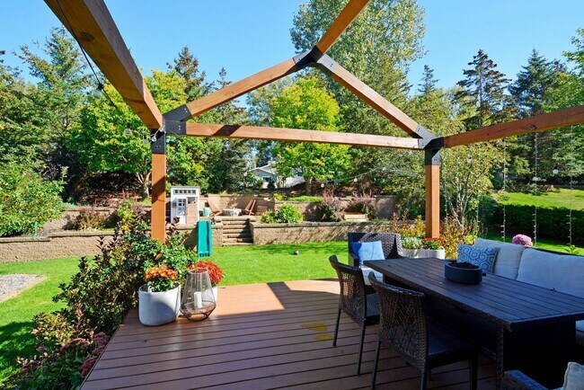 Building Photo - Beautiful 4-Bedroom Home in Vadnais Height...