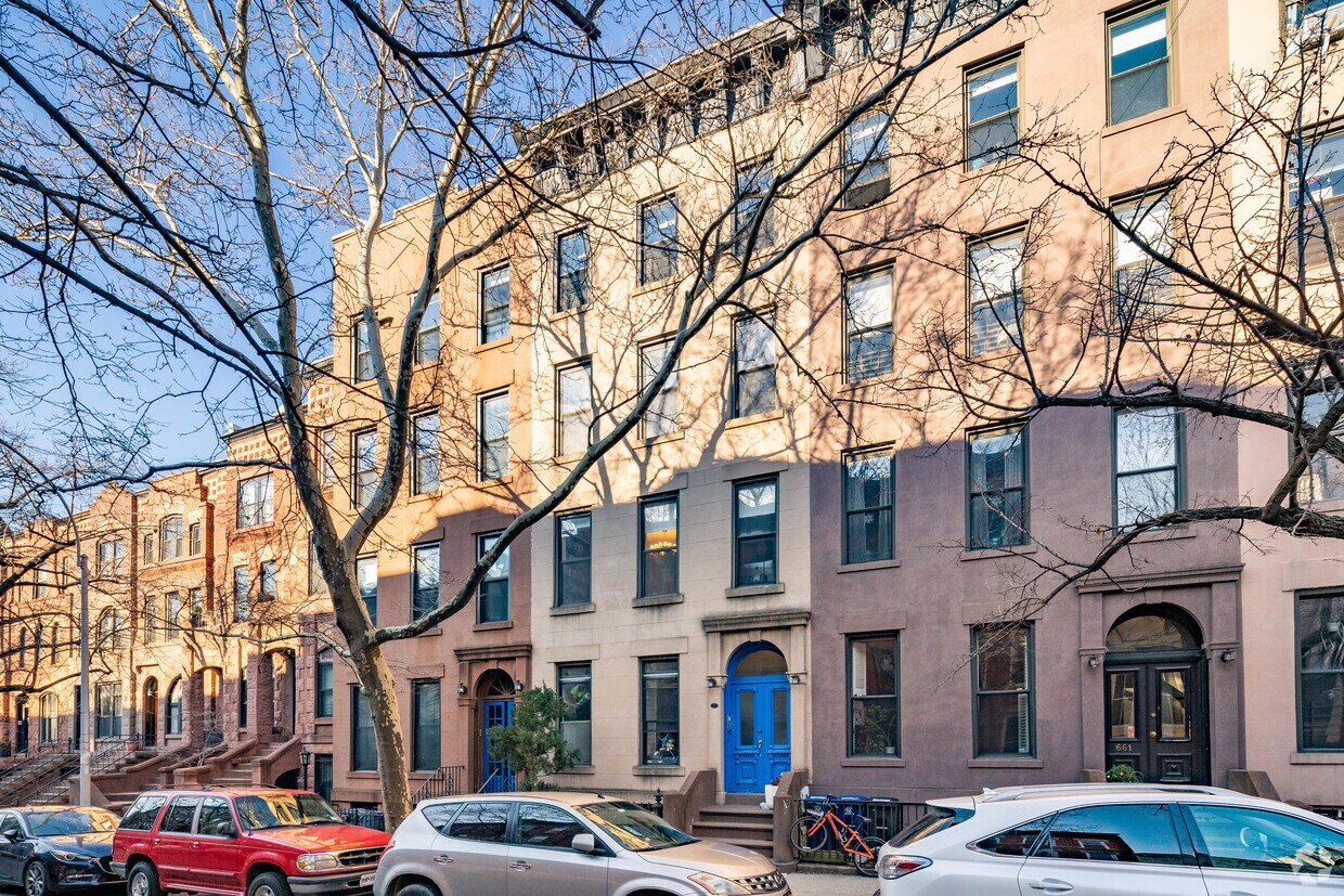 Primary Photo - 659 Carroll St