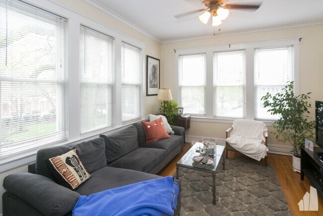 Foto del edificio - 3538 W Grace St