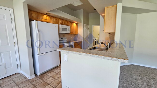 Foto del edificio - Spacious Home with Large Garage!