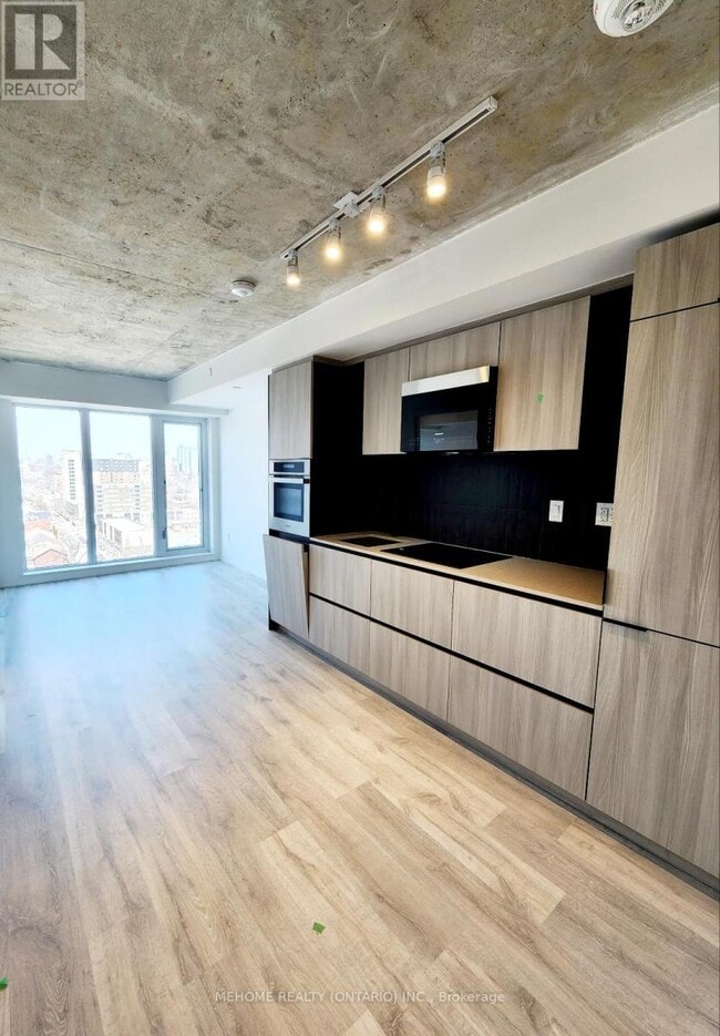 Building Photo - 2 Augusta Ave