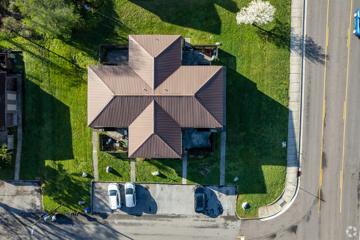 Aerial Photo - Creekwood 1 and 4 Apartments