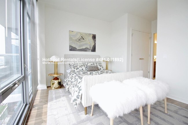 Foto del edificio - 347 W Chestnut St