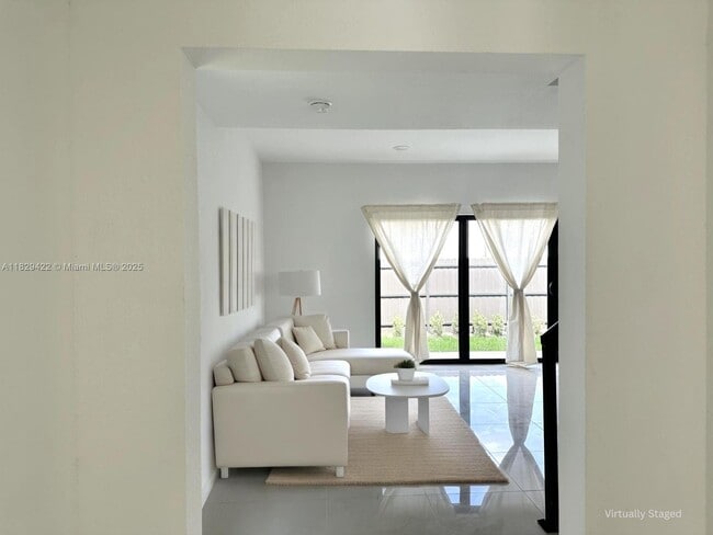 Foto del edificio - 307 NW 13th Pl