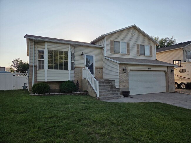 Foto del edificio - Charming Home in Woods Cross - Ready To Move!