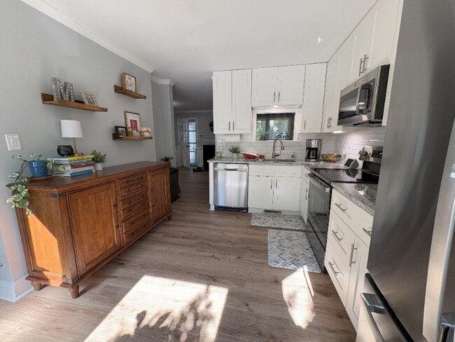 Foto del edificio - 2679 Broad Oaks Pl