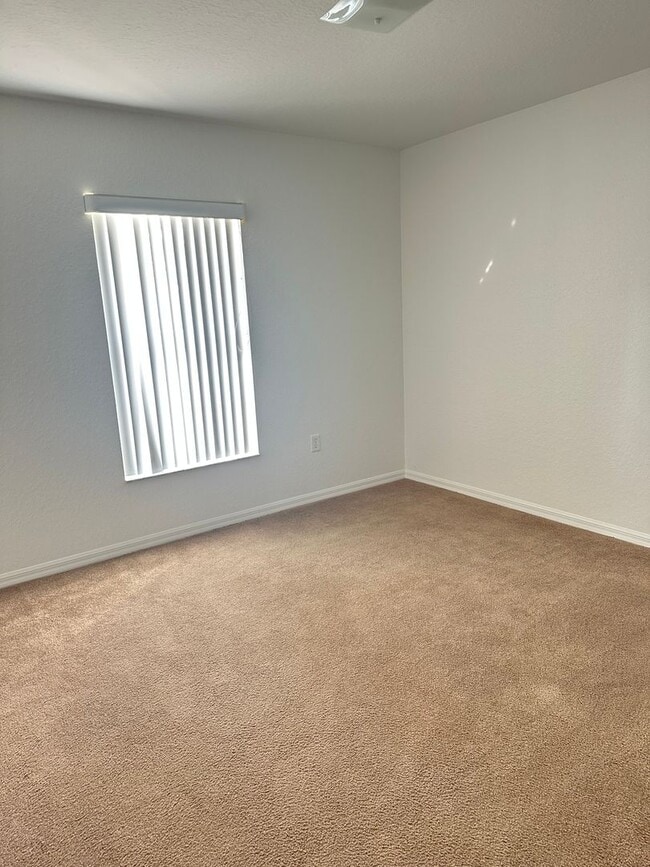 Building Photo - Marion Oaks