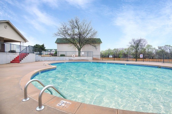 Piscina - Garland Square Apartments