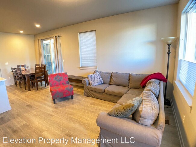 Foto del edificio - 3 br, 2.5 bath House - 2560 NE Purcell Bou...